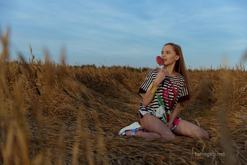 Аня, 19 лет, 2 размер груди